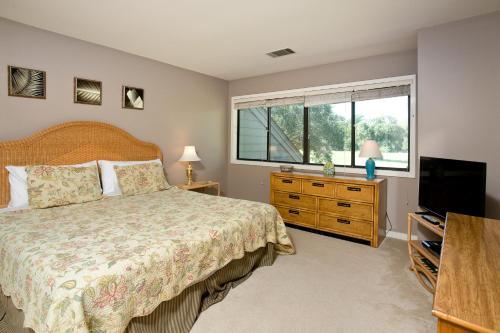 Turnberry Village