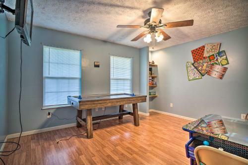 Charming Hideaway Haven Near Pigeon Forge!