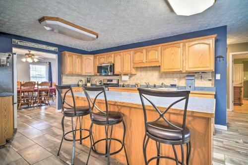 Charming Hideaway Haven Near Pigeon Forge!