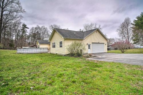 Charming Hideaway Haven Near Pigeon Forge!