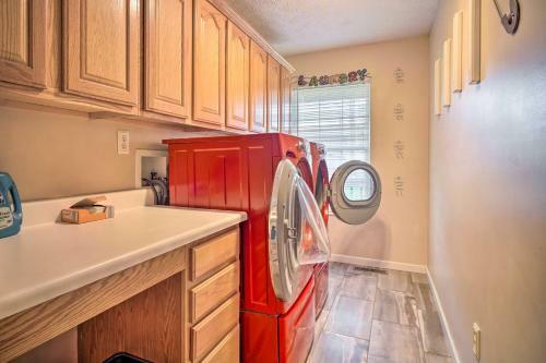 Charming Hideaway Haven Near Pigeon Forge!