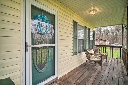 Charming Hideaway Haven Near Pigeon Forge!
