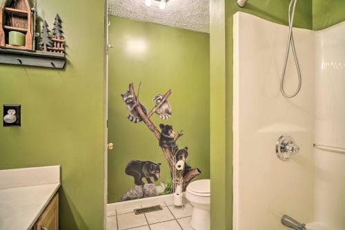 Charming Hideaway Haven Near Pigeon Forge!