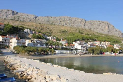 Apartment In Duce With Terrace, Air Conditioning, Wifi 5061-1