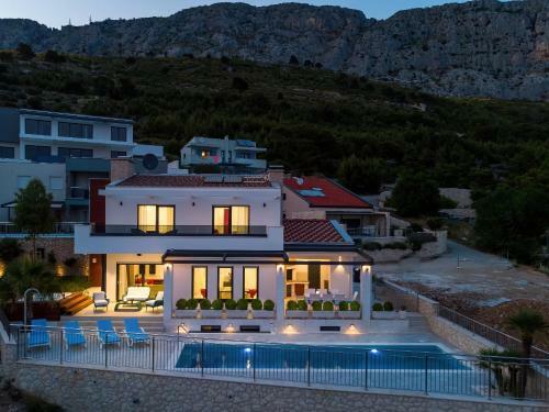 Seaview Villa Marija With Pool, Jacuzzi, Sauna