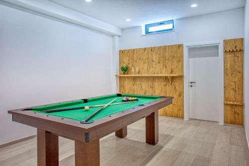 Seaview Villa Marija With Pool, Jacuzzi, Sauna