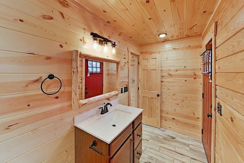 White Oak Resort Southern Comfort