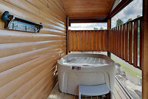 White Oak Resort Southern Comfort