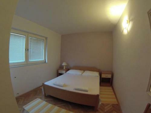 Apartment In Duce With Balcony, Air Conditioning, Wifi 5062-1