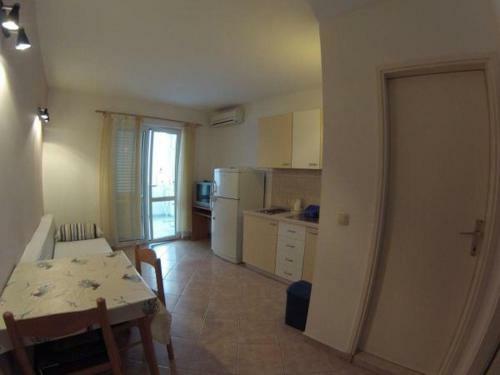 Apartment In Duce With Balcony, Air Conditioning, Wifi 5062-1