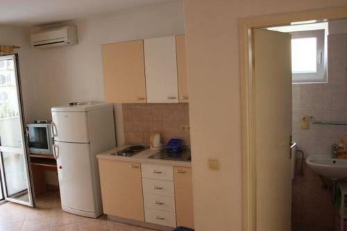 Apartment In Duce With Balcony, Air Conditioning, Wifi 5062-1