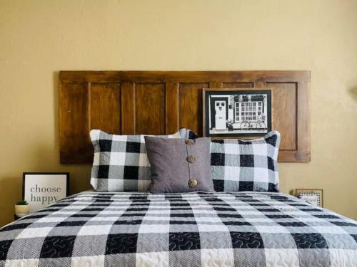 Beverly Getaway Perfectly Located Off I-40