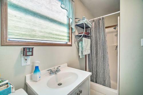 Pet-friendly Livingston Home With Shared Pool!