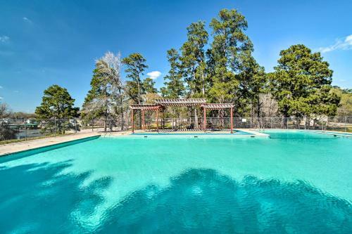 Pet-friendly Livingston Home With Shared Pool!