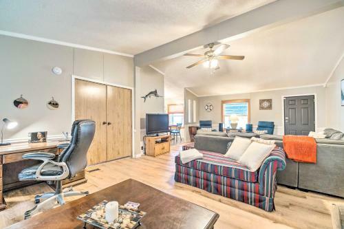Pet-friendly Livingston Home With Shared Pool!