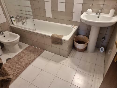 Apartamento Encantador Com Piscina Aquecida