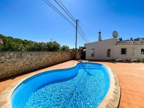 Lagos Country Villa With Pool By Homing