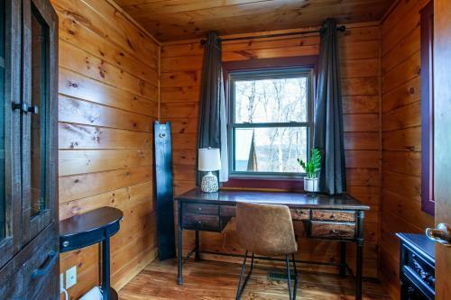 Black Bear Lodge Mtn View Wood Fireplace