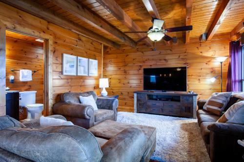 Black Bear Lodge Mtn View Wood Fireplace