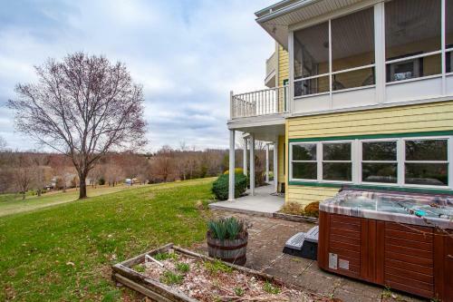 Sunny Ridge - Hot Tub, Gym, Jacuzzi Tub, Game Room