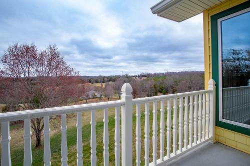 Sunny Ridge - Hot Tub, Gym, Jacuzzi Tub, Game Room