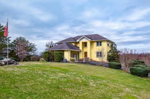 Sunny Ridge - Hot Tub, Gym, Jacuzzi Tub, Game Room