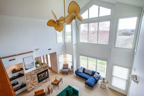 Sunny Ridge - Hot Tub, Gym, Jacuzzi Tub, Game Room