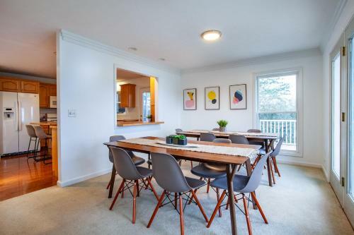 Sunny Ridge - Hot Tub, Gym, Jacuzzi Tub, Game Room