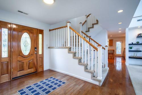 Sunny Ridge - Hot Tub, Gym, Jacuzzi Tub, Game Room