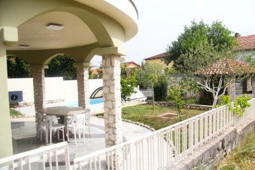 Villa Lusi House