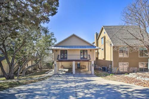 Waterfront Home 2 Decks With Canyon Lake Views