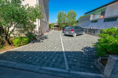 Apartments Lokarda