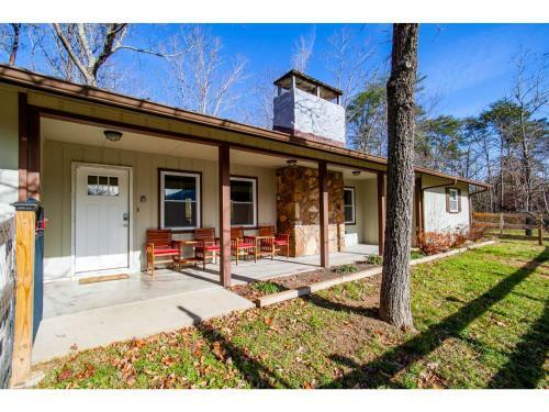 Crestview Retreat - Mountain View, Fire Pit, Grill