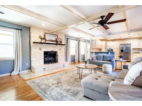 Crestview Retreat - Mountain View, Fire Pit, Grill