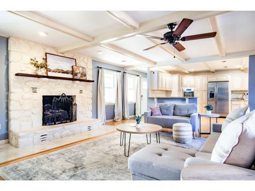 Crestview Retreat - Mountain View, Fire Pit, Grill
