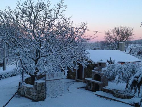Studio Apartman Cami - Cottage With A Soul