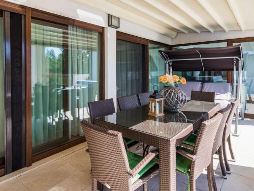 Holiday Home Villa Mala Halu
