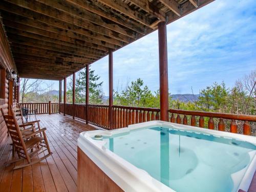 Million Dollar View - Hot Tub, Sauna, Shared Pool