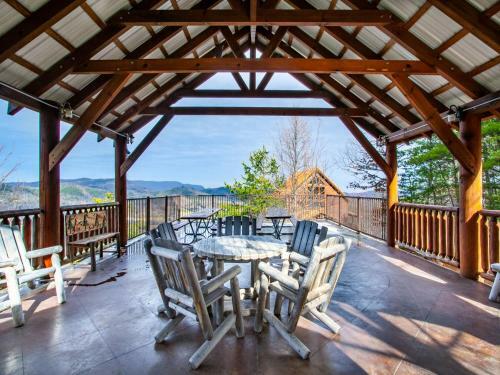 Million Dollar View - Hot Tub, Sauna, Shared Pool