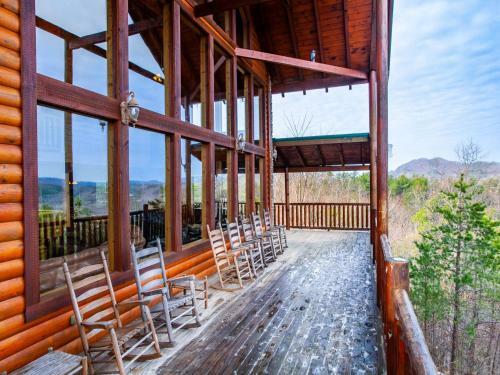 Million Dollar View - Hot Tub, Sauna, Shared Pool