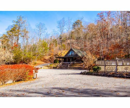 Moosehead Lodge - View, Community Pool, Game Room