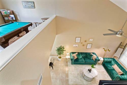 Emerald Oasis 3br 2.5ba Free Parking Upto 4 Cars
