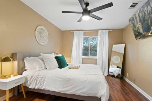 Emerald Oasis 3br 2.5ba Free Parking Upto 4 Cars