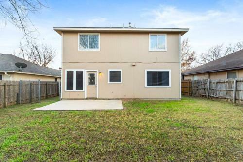 Emerald Oasis 3br 2.5ba Free Parking Upto 4 Cars