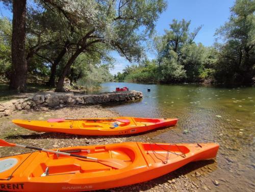 Hostal River House Golac