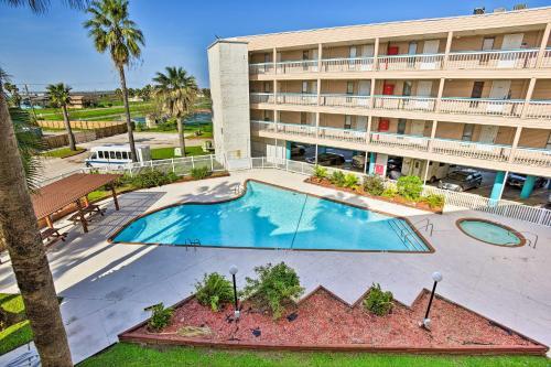 Apartamento Beachside Getaway With Pool - Step-free Access!