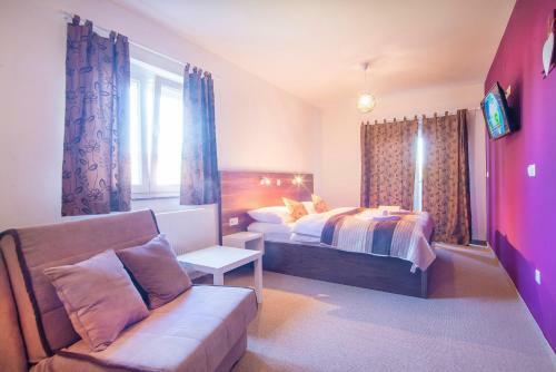 Hostal Black Queen Guesthouse