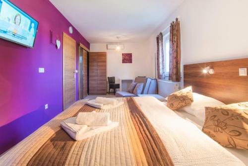 Hostal Black Queen Guesthouse