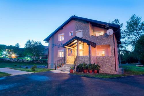 Hostal Black Queen Guesthouse