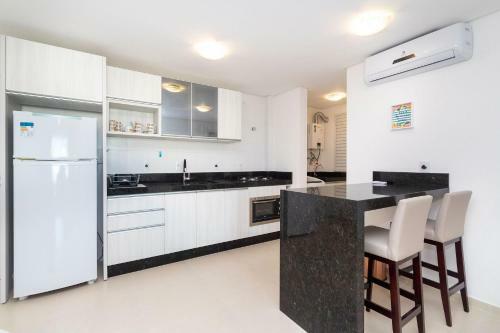 Apartamento 215 - Apto Confort�vel Na Praia De Bombas